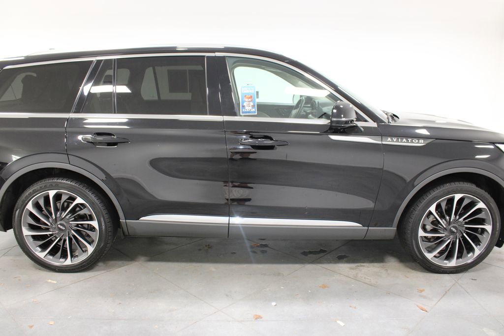 Used 2023 Lincoln Aviator Reserve w/ Equipment Group 201A image 11