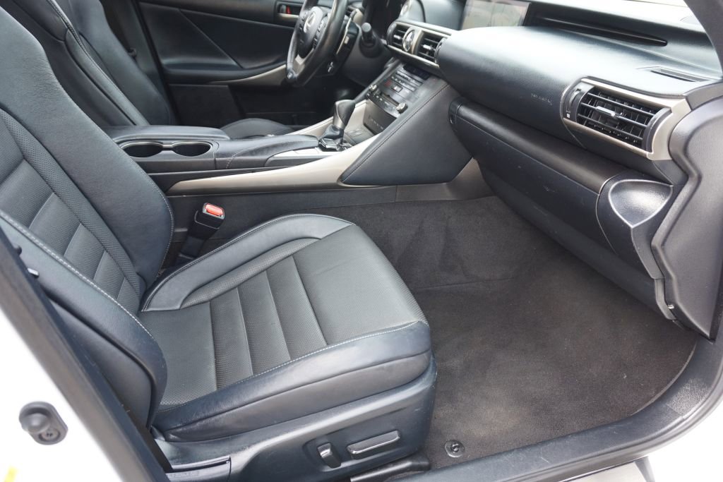 Used 2019 Lexus IS 300 F Sport w/ F Sport Package RWD image 27
