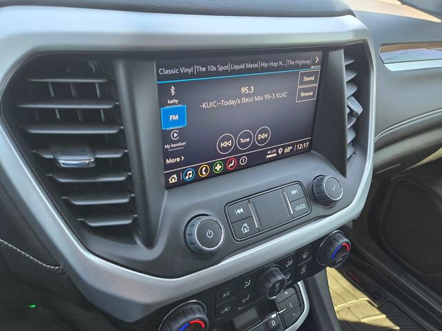 Used 2023 GMC Acadia SLE image 16