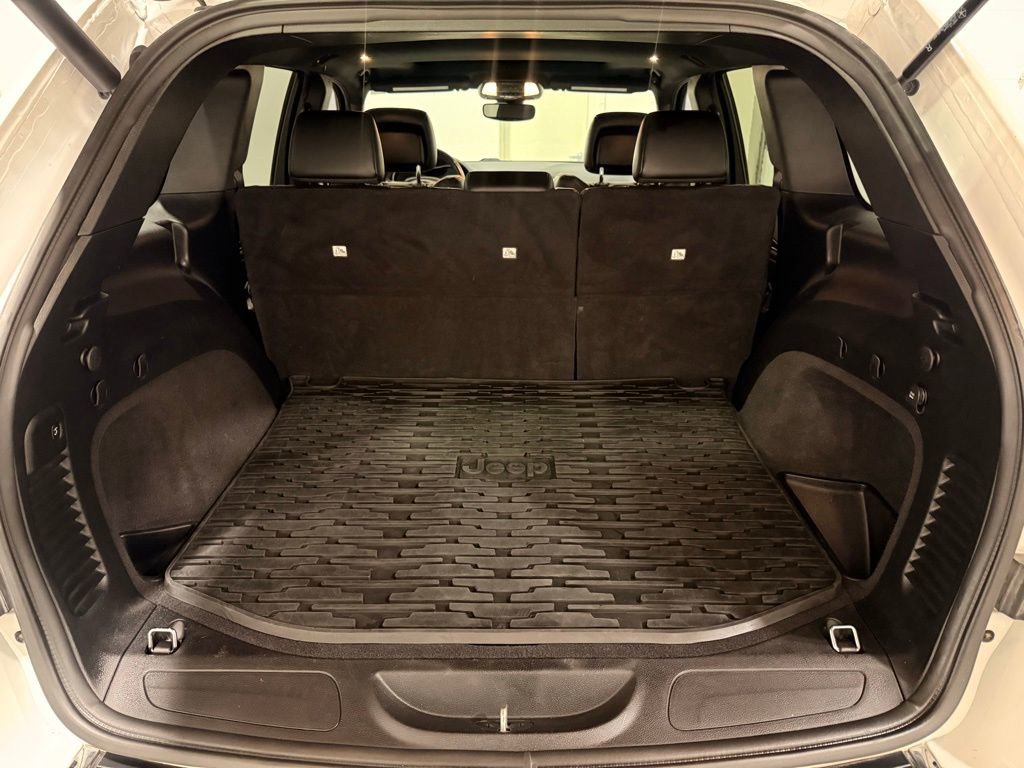 Used 2020 Jeep Grand Cherokee Limited image 10