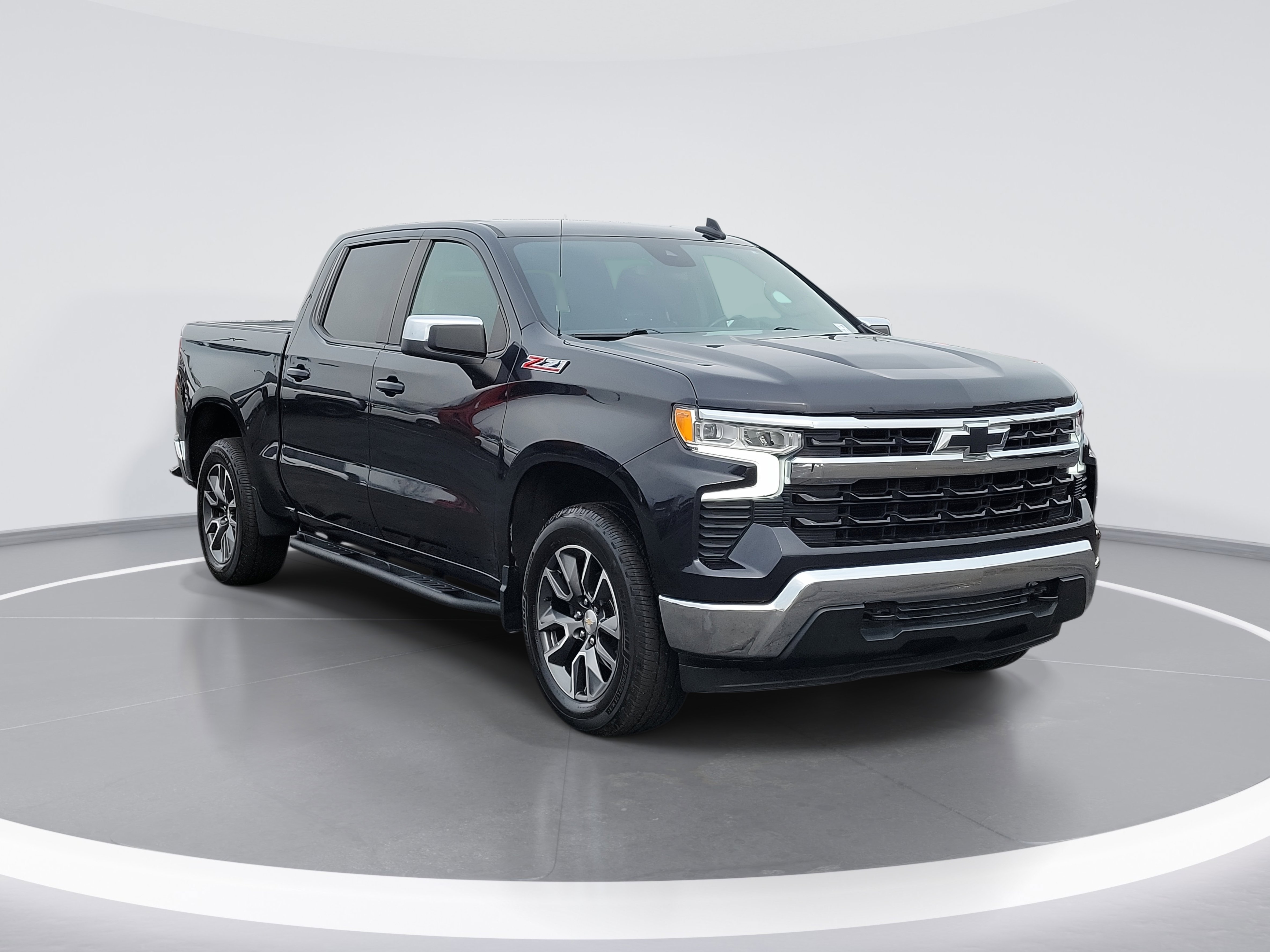 Used 2022 Chevrolet Silverado 1500 LT image 2