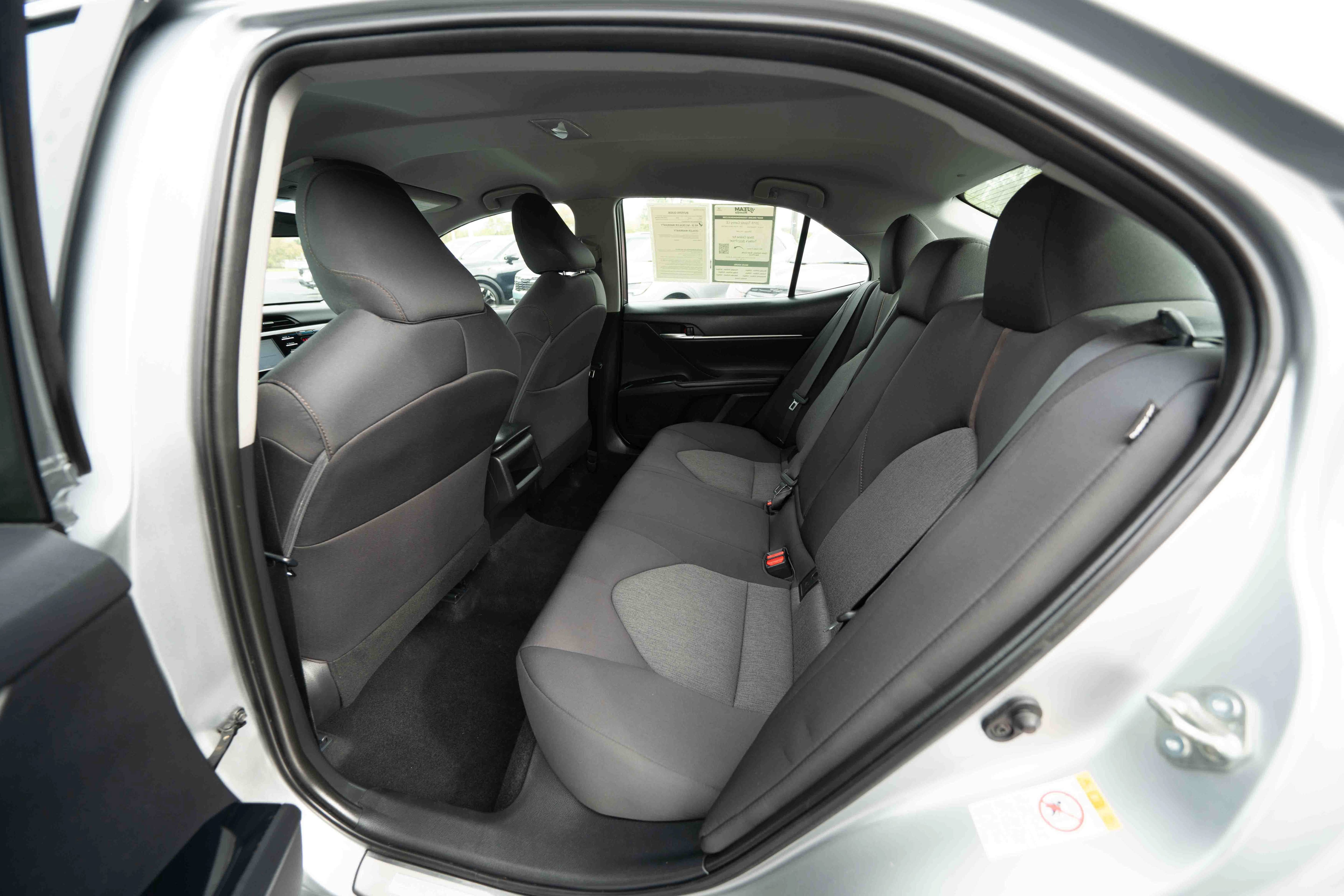Used 2018 Toyota Camry LE w/ Protection Package (Q2) FWD image 23
