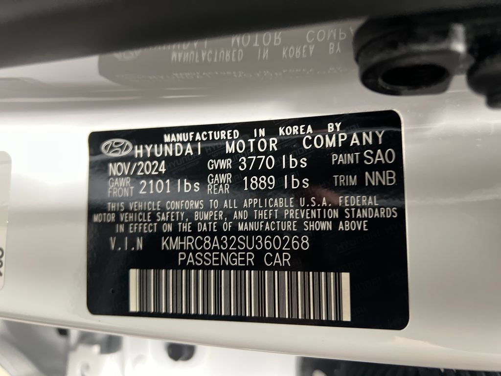 Used 2025 Hyundai Venue Limited FWD image 32