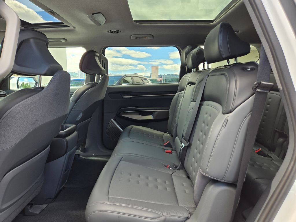 Certified 2024 Kia EV9 Wind AWD/4WD image 16
