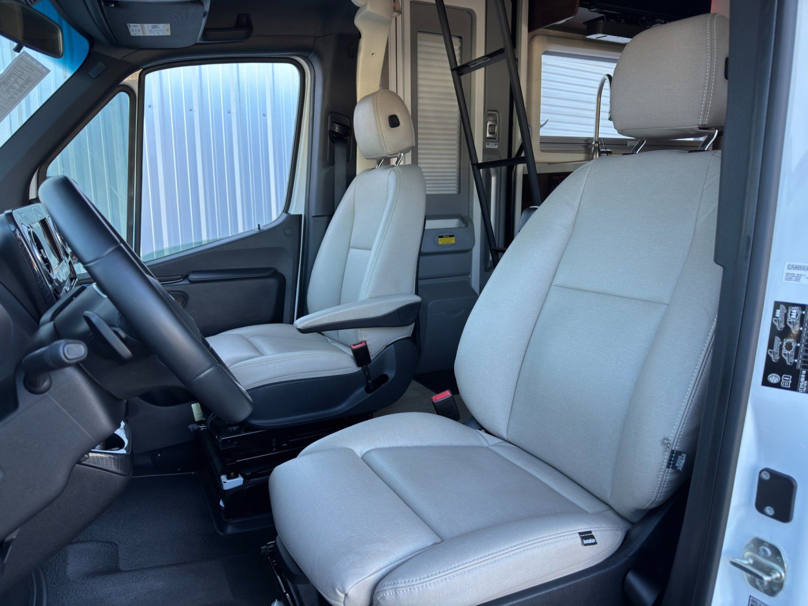 Used 2021 Mercedes-Benz Sprinter 3500 w/ Acoustic Package image 34