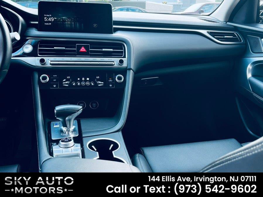 Used 2025 Genesis G70 2.5T AWD/4WD image 11