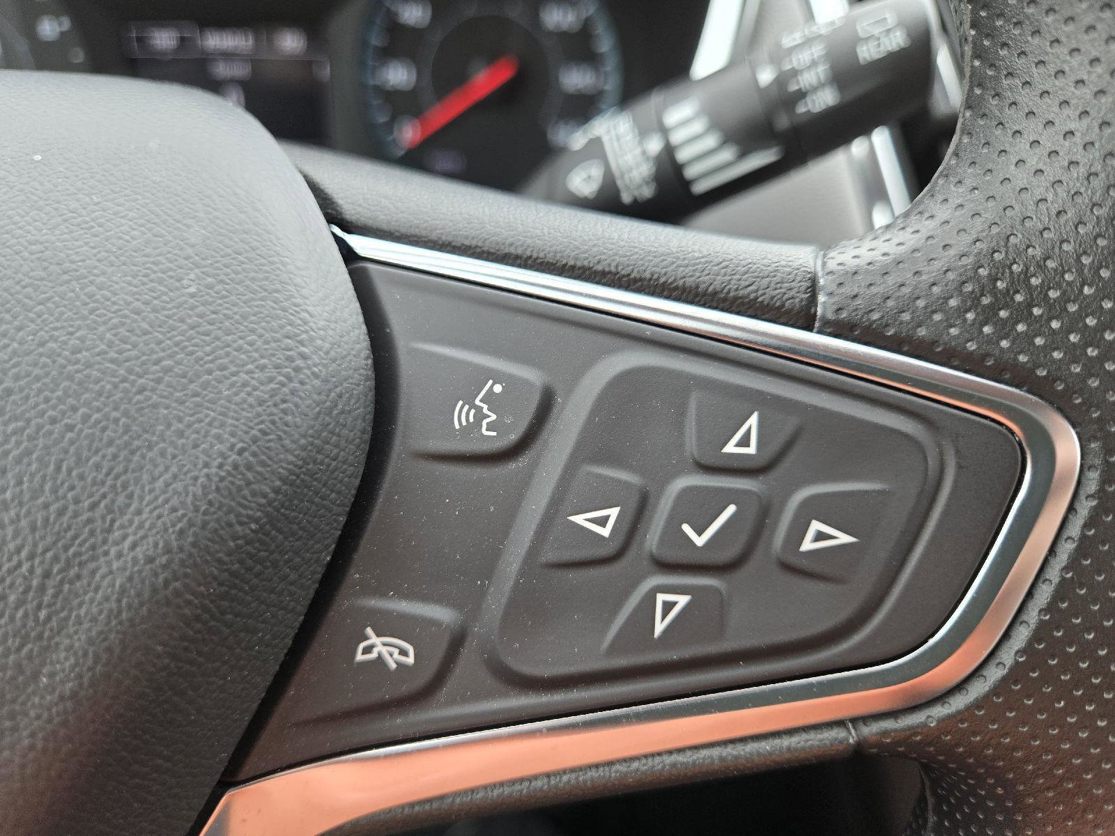 Used 2024 Chevrolet Equinox LS image 30