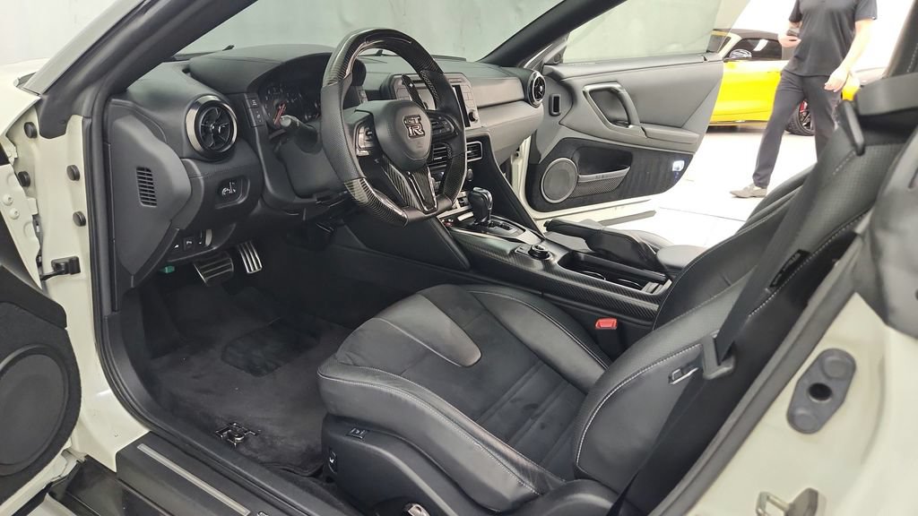Used 2019 Nissan GT-R AWD/4WD image 47