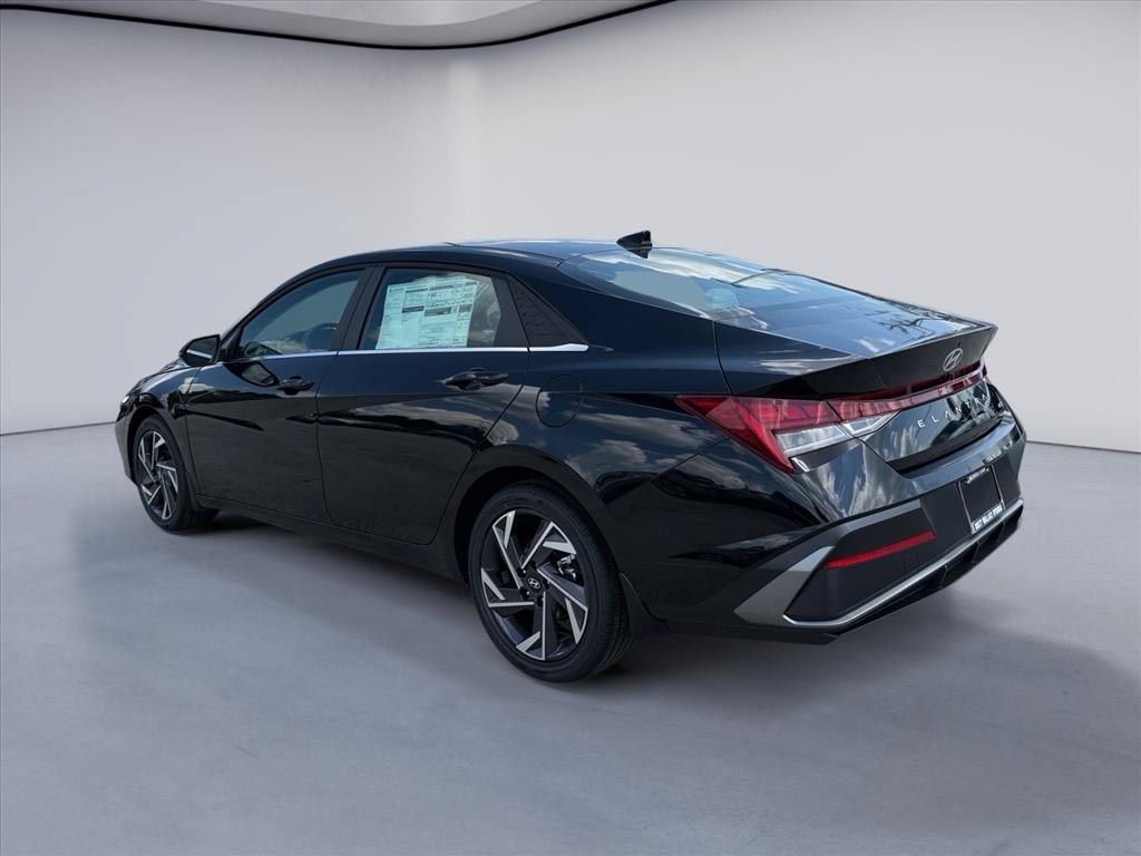 New 2026 Hyundai Elantra Limited FWD image 3