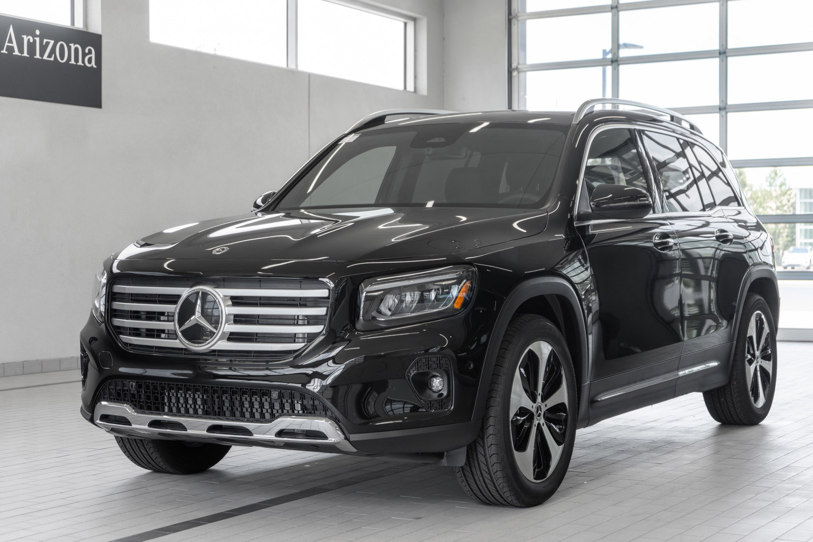 Used 2024 Mercedes-Benz GLB 250 w/ Exclusive Package image 23