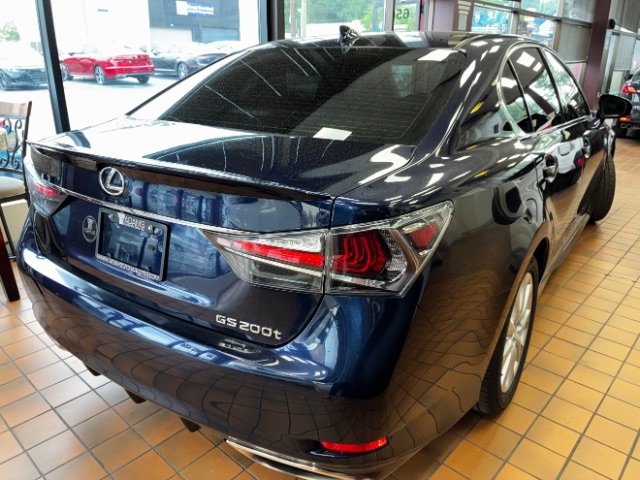 Used 2017 Lexus GS 200t w/ Preferred Accessory Package RWD image 10