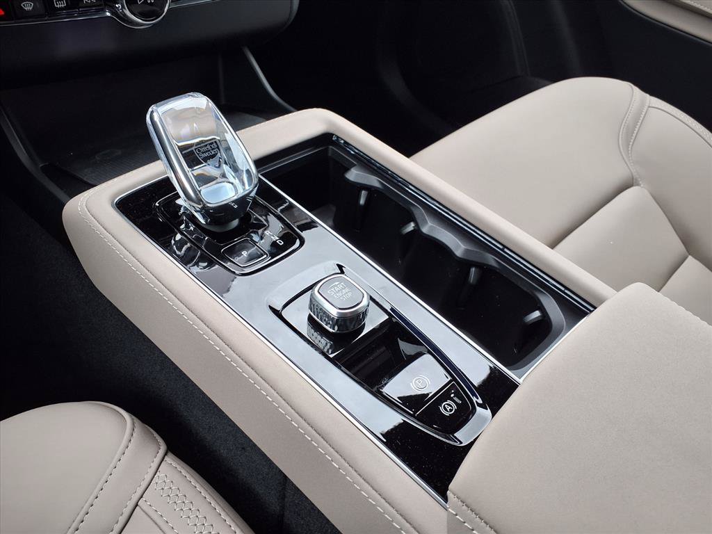 New 2026 Volvo XC90 T8 Core w/ Protection Package Premier AWD/4WD image 14