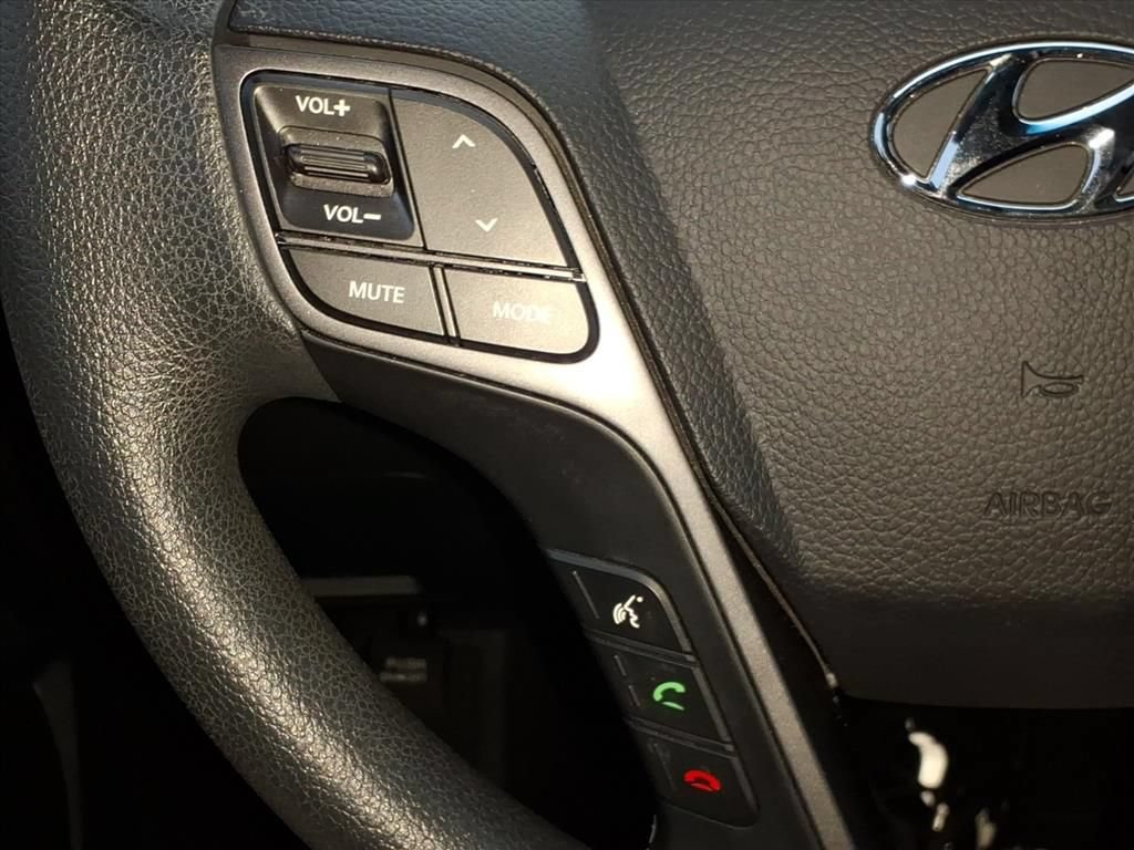 Used 2019 Hyundai Santa Fe XL SE FWD image 12
