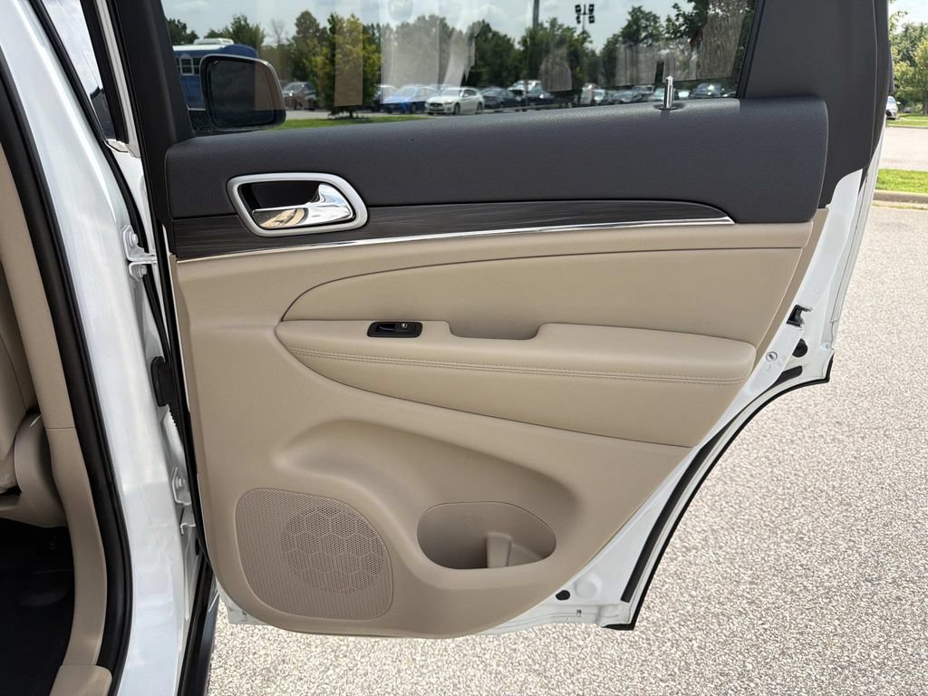 Used 2021 Jeep Grand Cherokee Limited w/ Premium Lighting Group AWD/4WD image 25