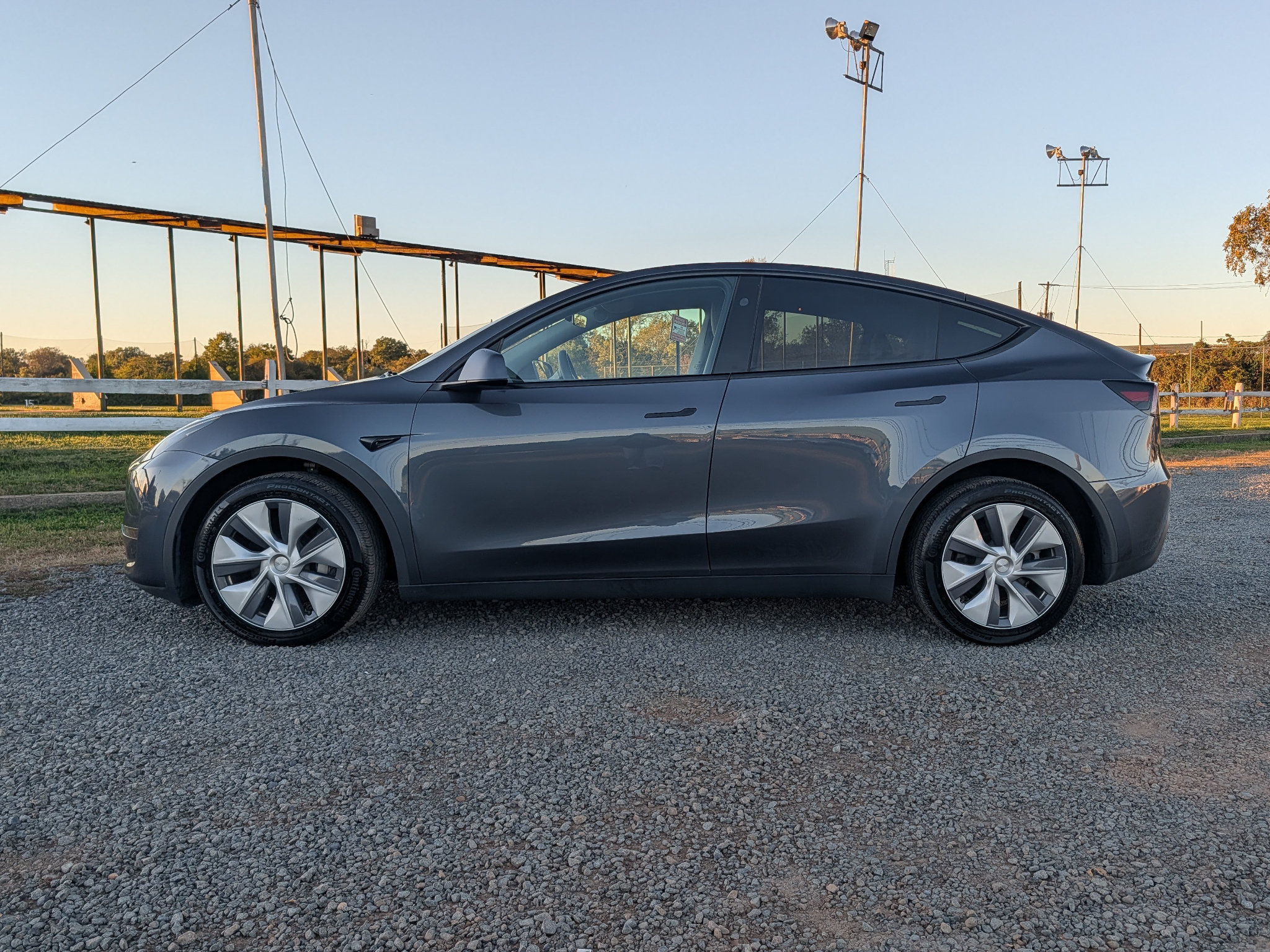 Used 2023 Tesla Model Y Long Range AWD/4WD image 9