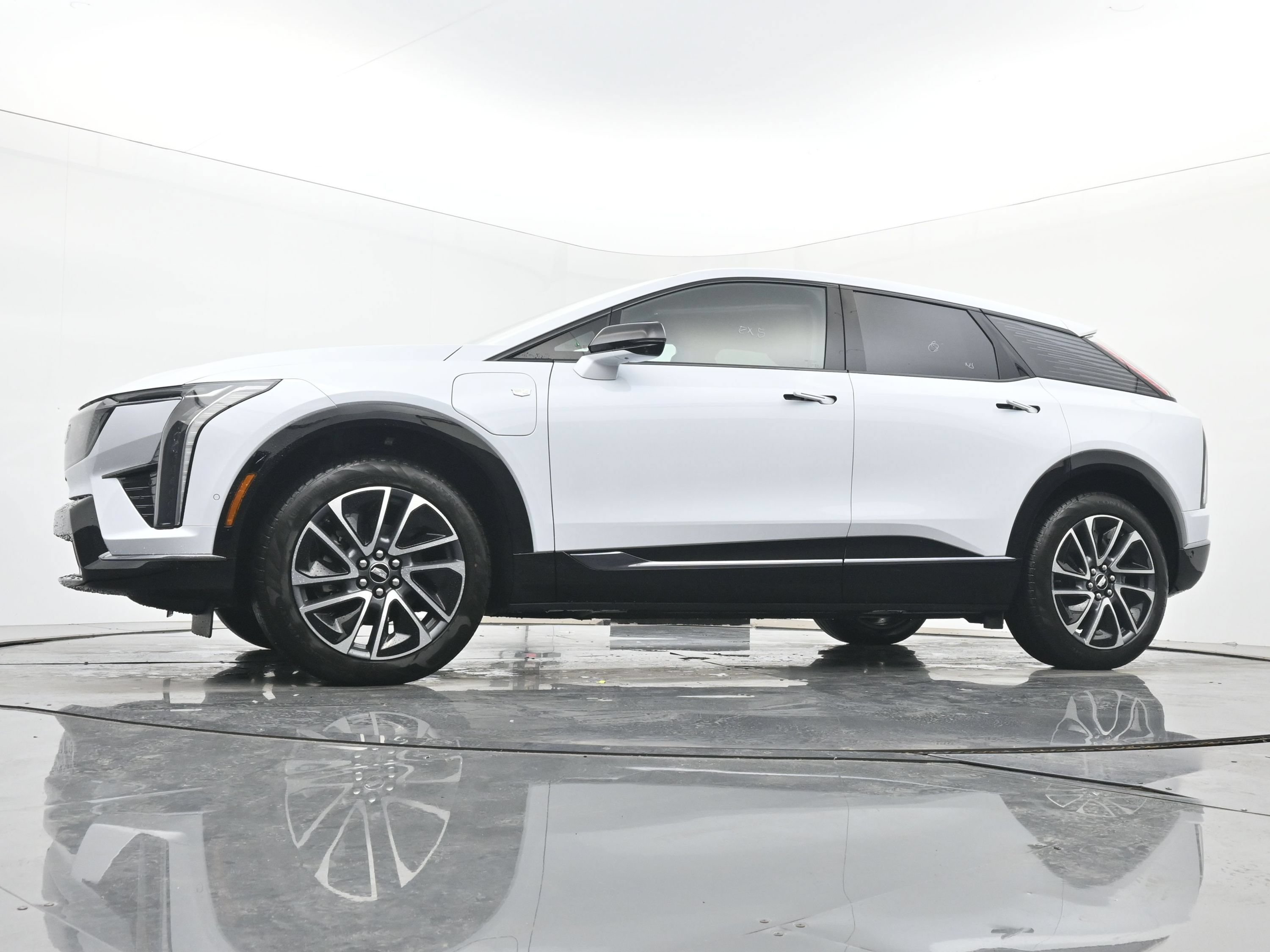 New 2026 Cadillac Optiq Sport 2 AWD/4WD image 16