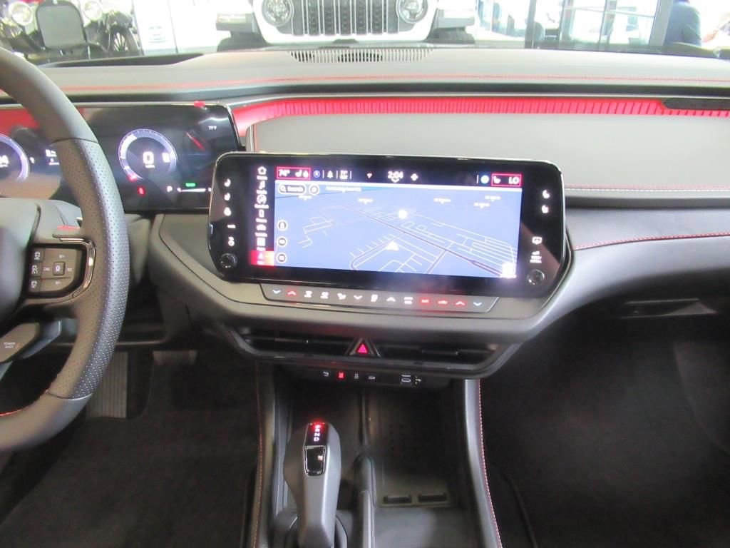 Used 2024 Dodge Charger R/T Scat Pack w/ Plus Group image 18