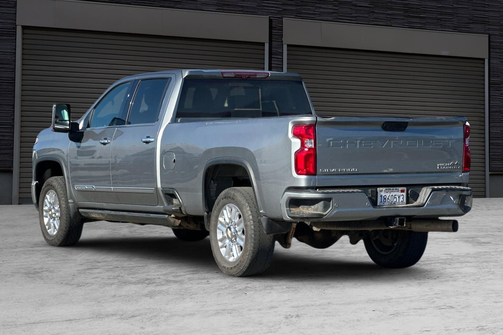 Used 2024 Chevrolet Silverado 3500 High Country w/ Technology Package image 6