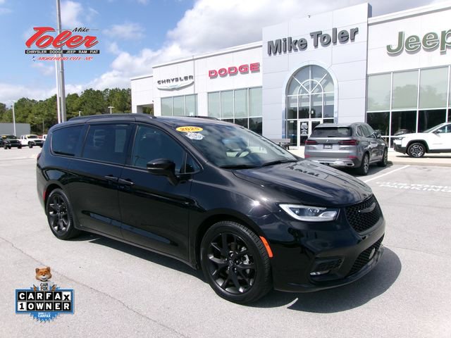 Used 2025 Chrysler Pacifica Limited image 1