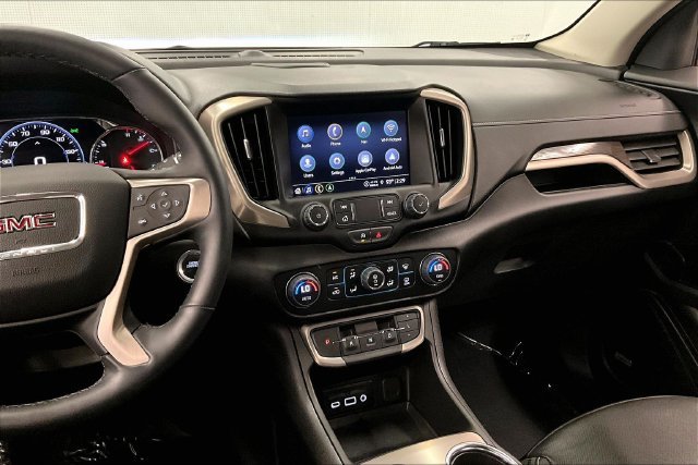 Used 2024 GMC Terrain Denali w/ Denali Premium Package AWD/4WD image 7