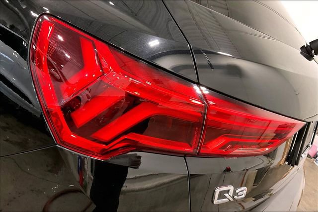Certified 2022 Audi Q3 2.0T Premium w/ Convenience Package image 29