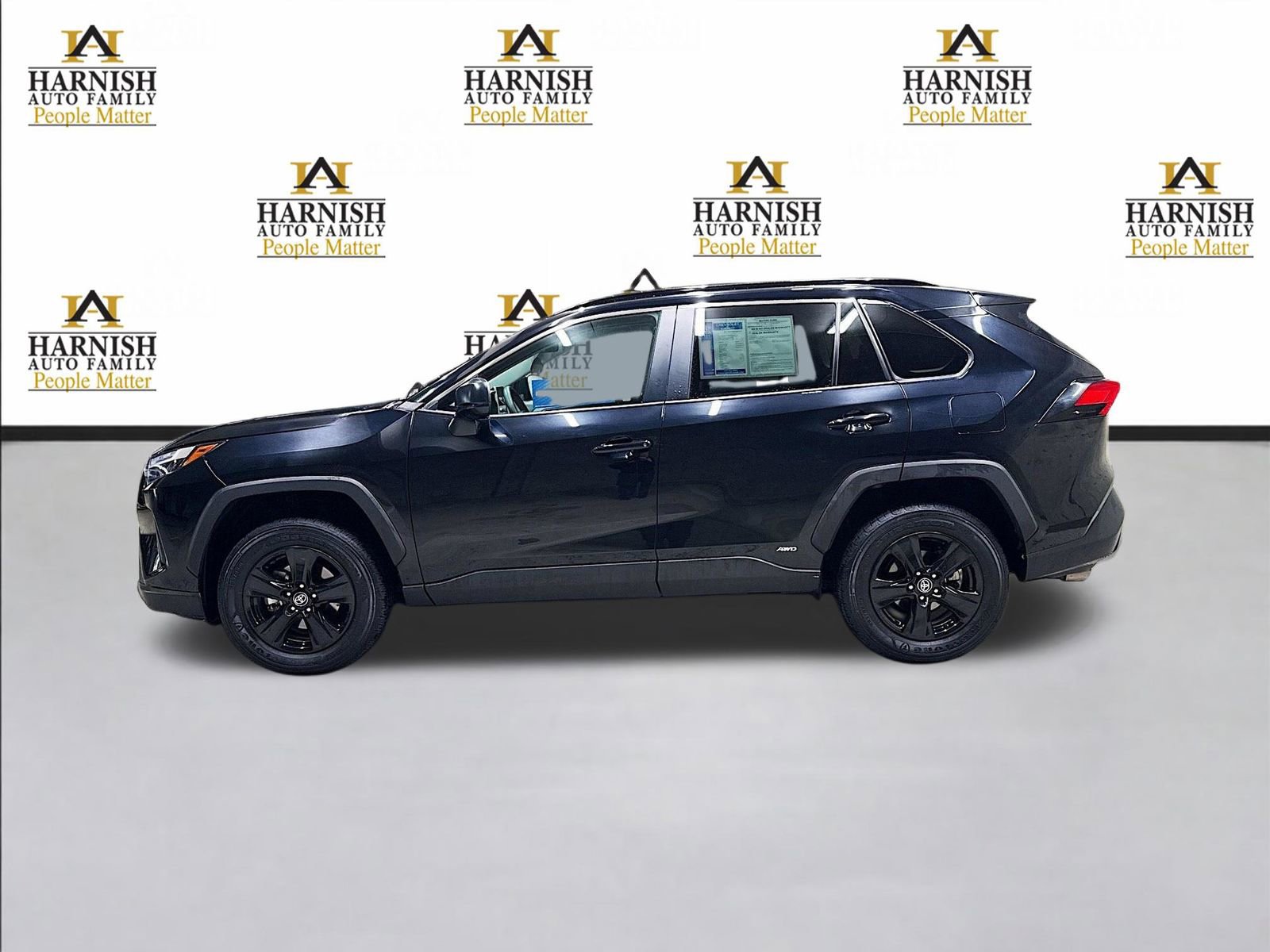 Used 2025 Toyota RAV4 LE AWD/4WD image 9