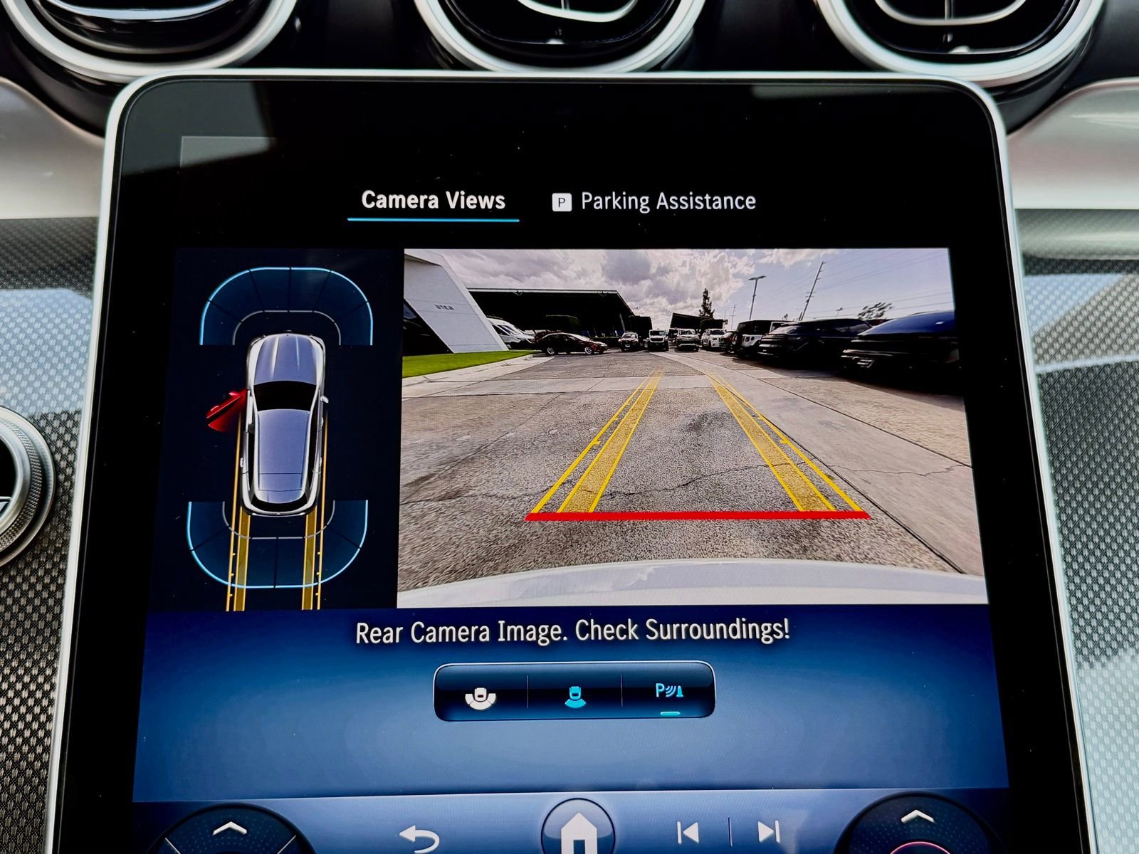 Used 2025 Mercedes-Benz GLC 43 AMG 4MATIC image 38