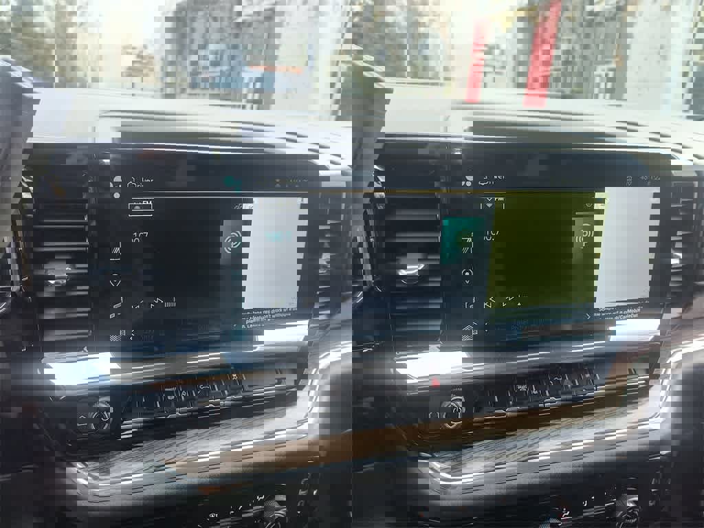 Used 2024 Chevrolet Silverado 3500 LT image 16