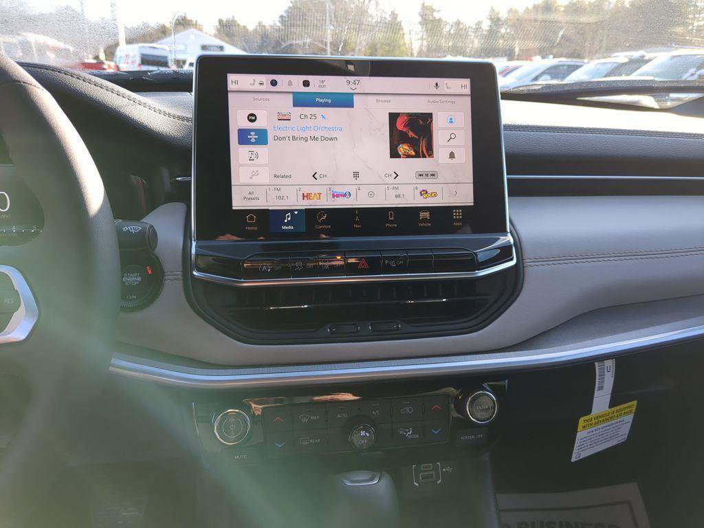 New 2026 Jeep Compass Limited w/ Sun, Sound & Navigation Group AWD/4WD image 16