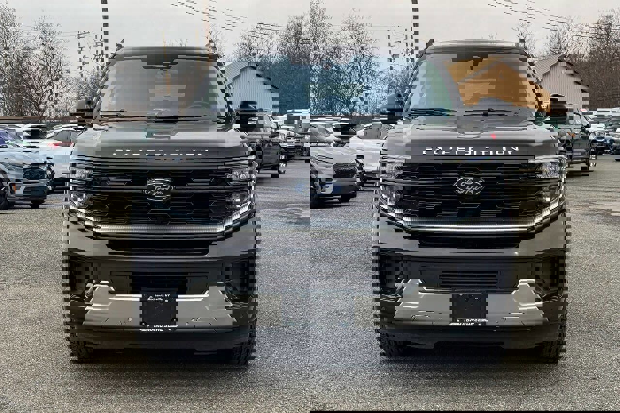 Used 2025 Ford Expedition Max Platinum image 8