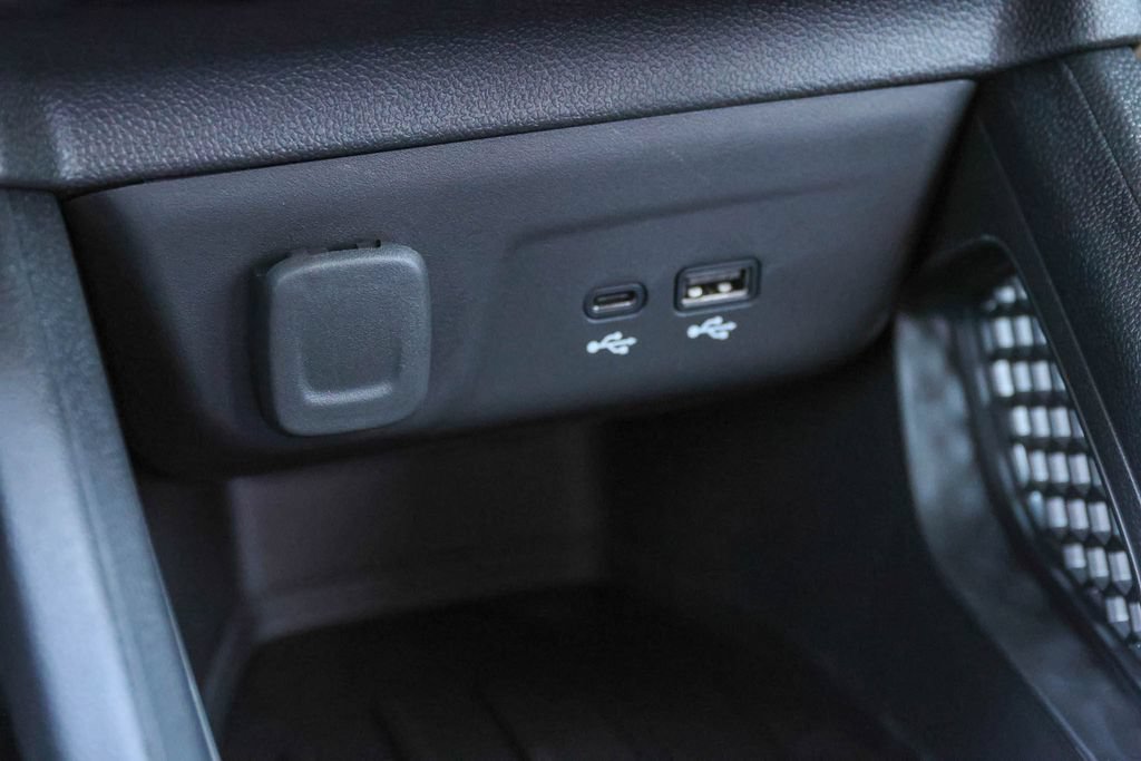 New 2026 Chevrolet TrailBlazer LT w/ LT Cold Weather Package FWD image 17