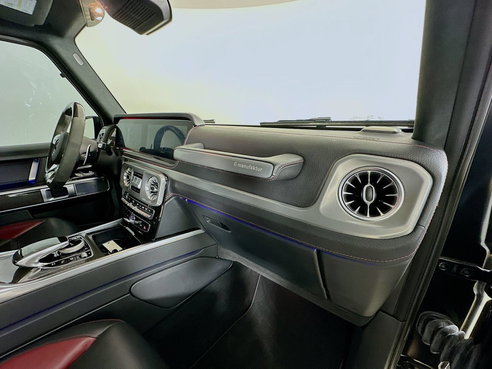 Used 2023 Mercedes-Benz G 63 AMG 4MATIC w/ G Manufaktur Interior Package image 46