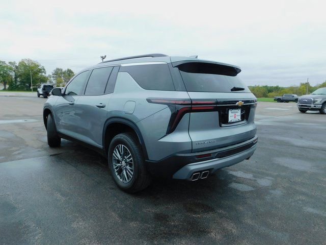 Used 2024 Chevrolet Traverse LT image 9