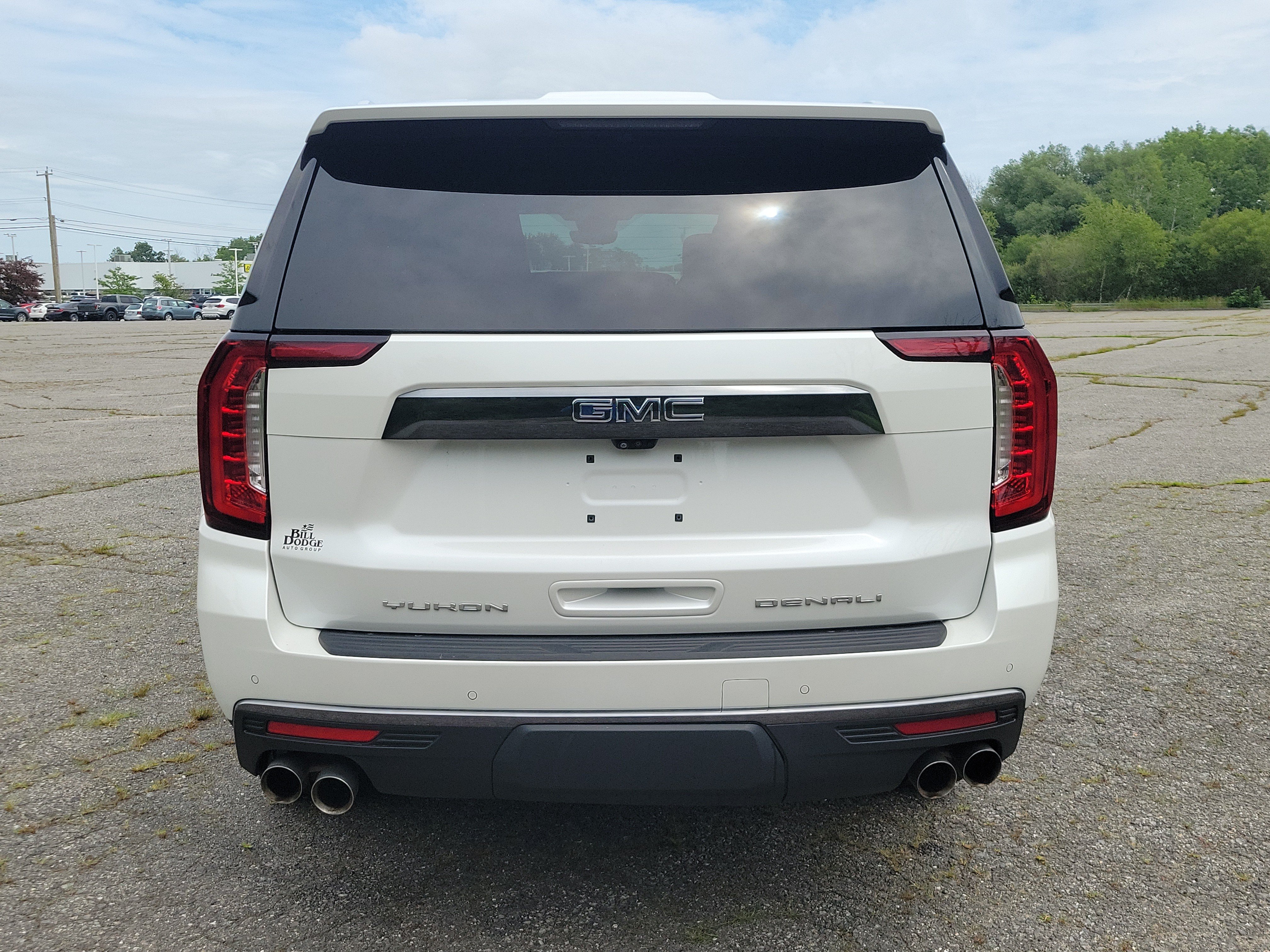 Used 2023 GMC Yukon XL Denali Ultimate AWD/4WD image 6