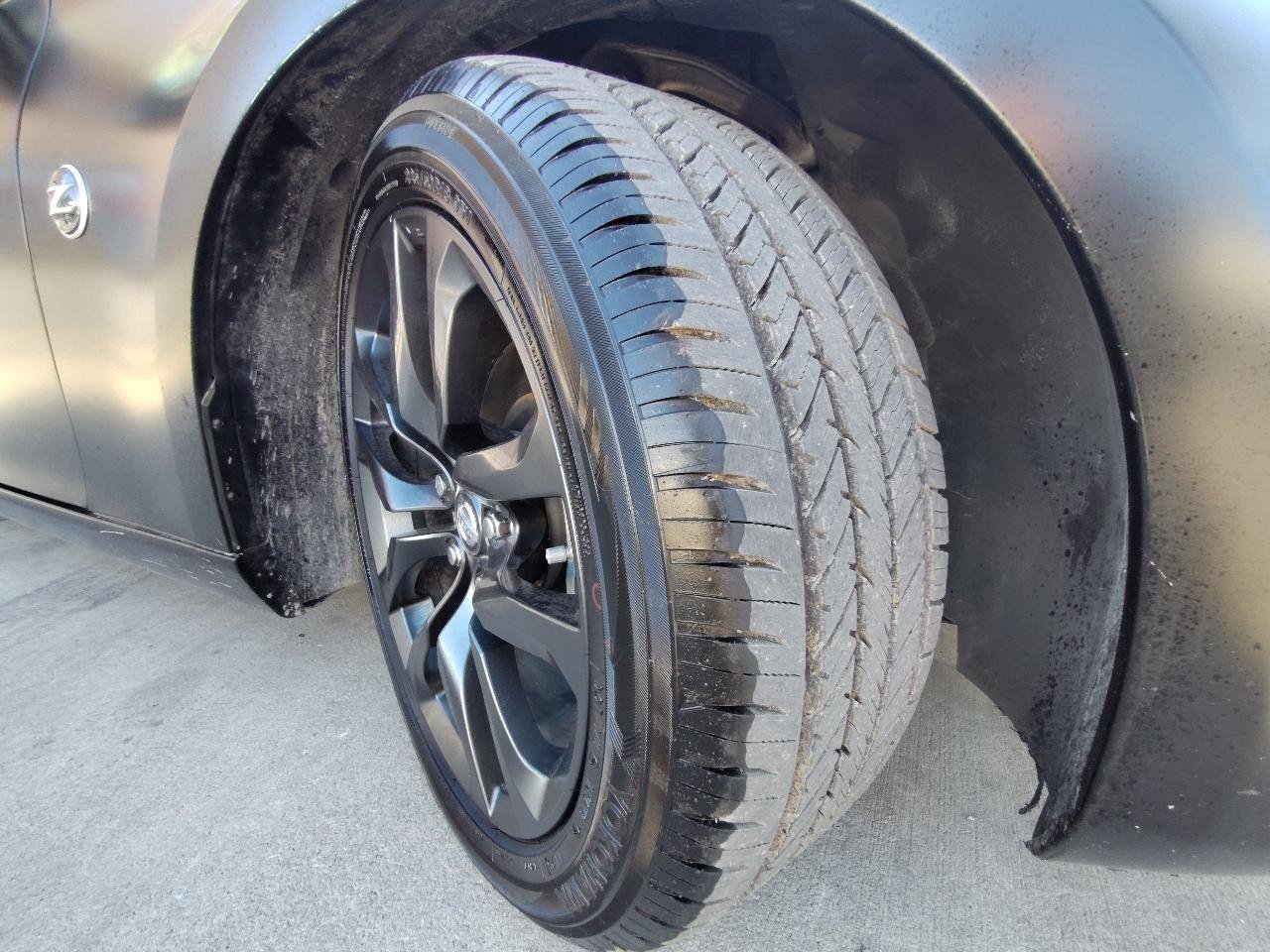 Used 2015 Nissan 370Z Roadster RWD image 33