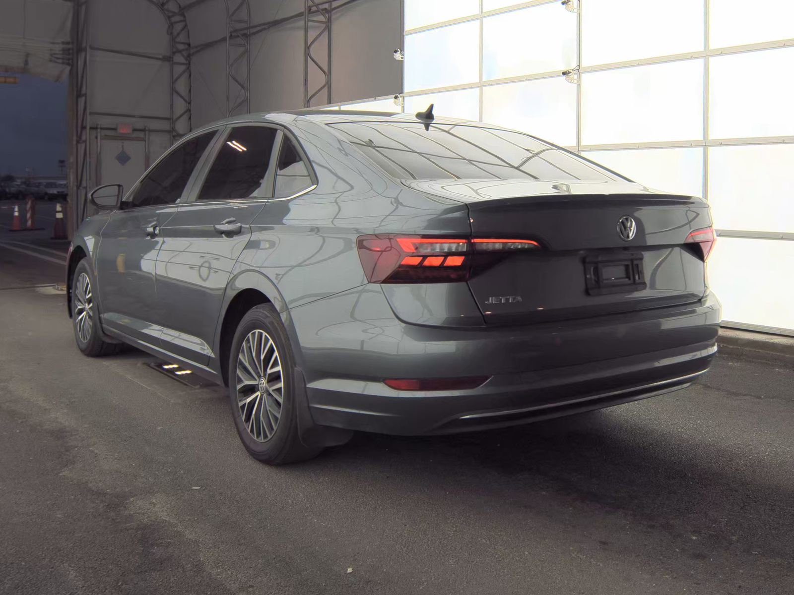 Used 2021 Volkswagen Jetta SE image 13