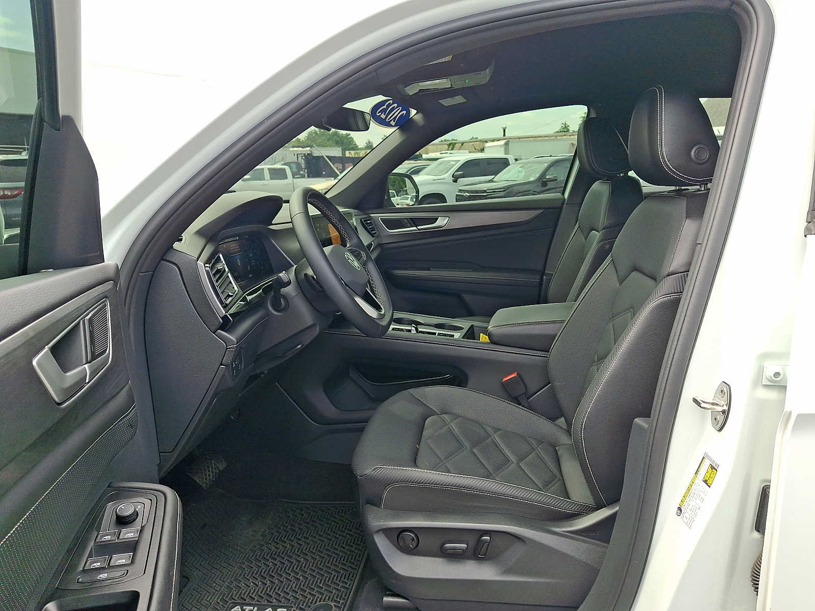 Used 2024 Volkswagen Atlas Cross Sport SE AWD/4WD image 13