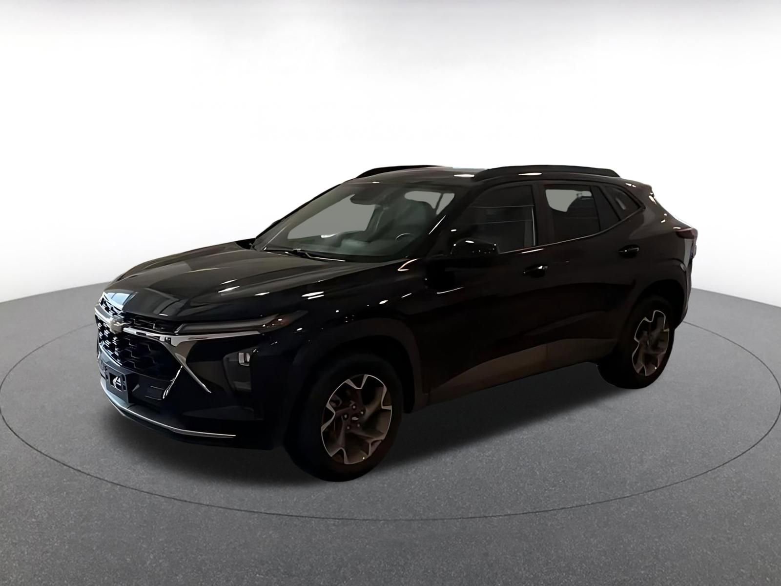 Used 2025 Chevrolet Trax LT w/ LT Convenience Package image 8