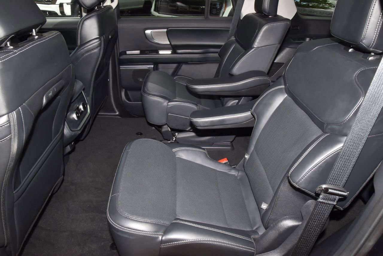 Certified 2025 Ford Expedition Platinum image 14