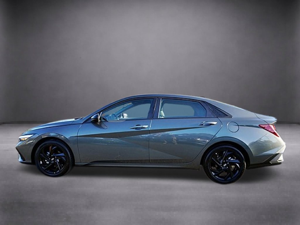 Certified 2026 Hyundai Elantra Sport FWD image 9