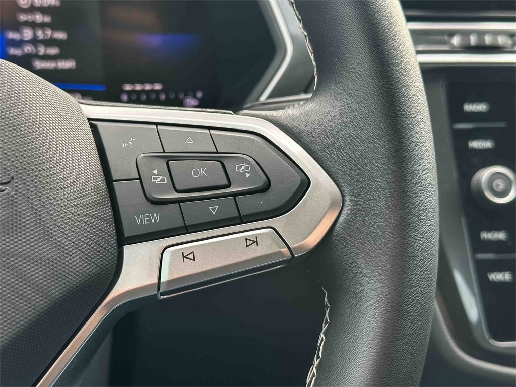 Used 2024 Volkswagen Tiguan SE image 28