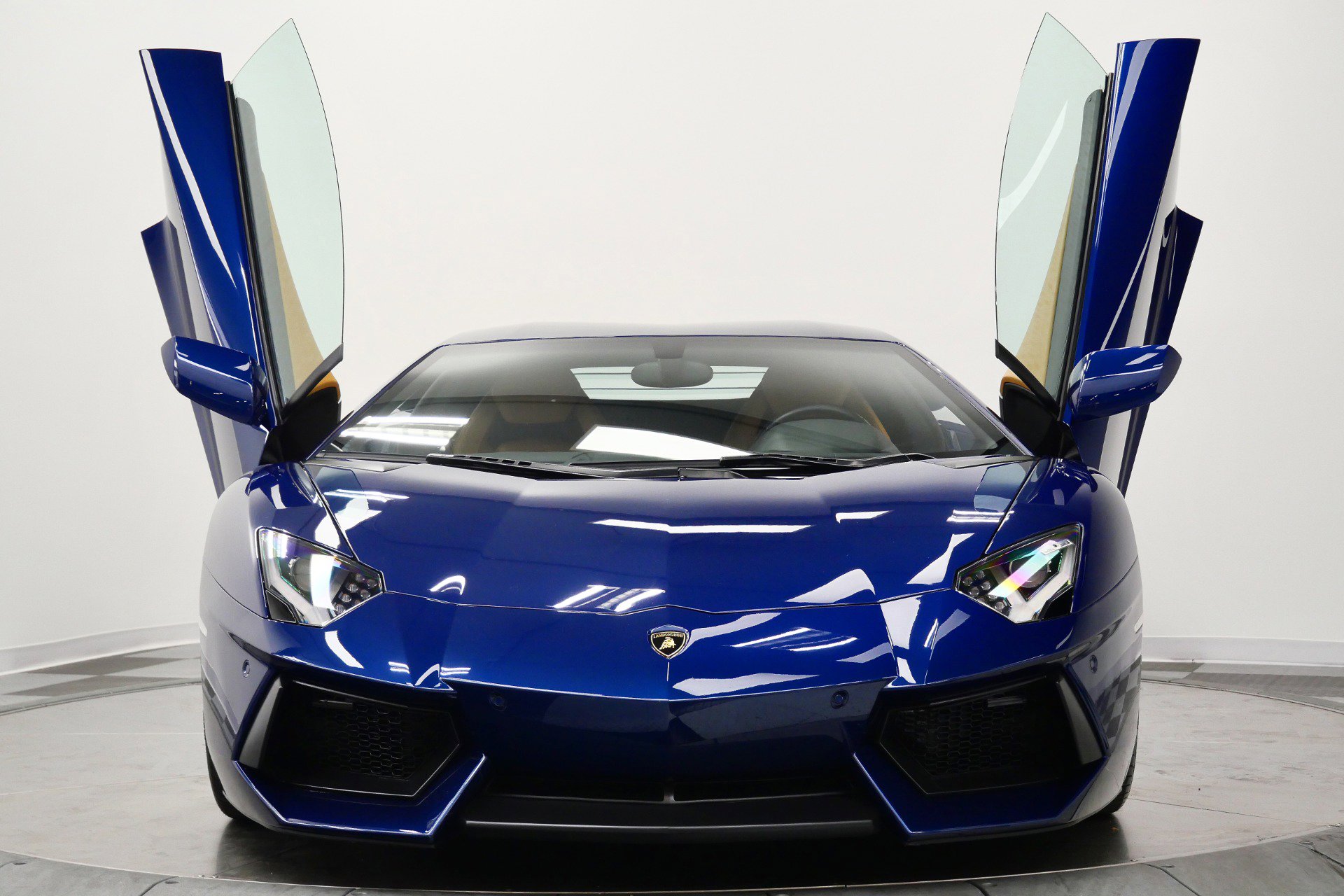 Used 2014 Lamborghini Aventador LP 700-4 image 4