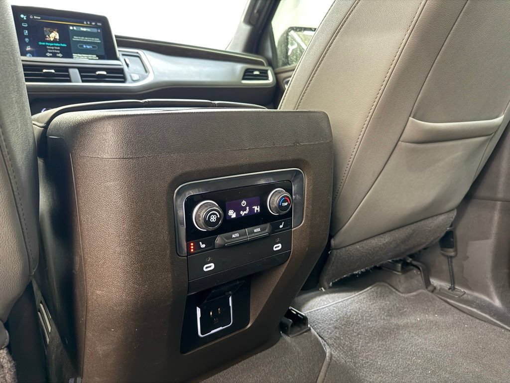 Used 2022 Chevrolet Tahoe LT w/ Luxury Package RWD image 18