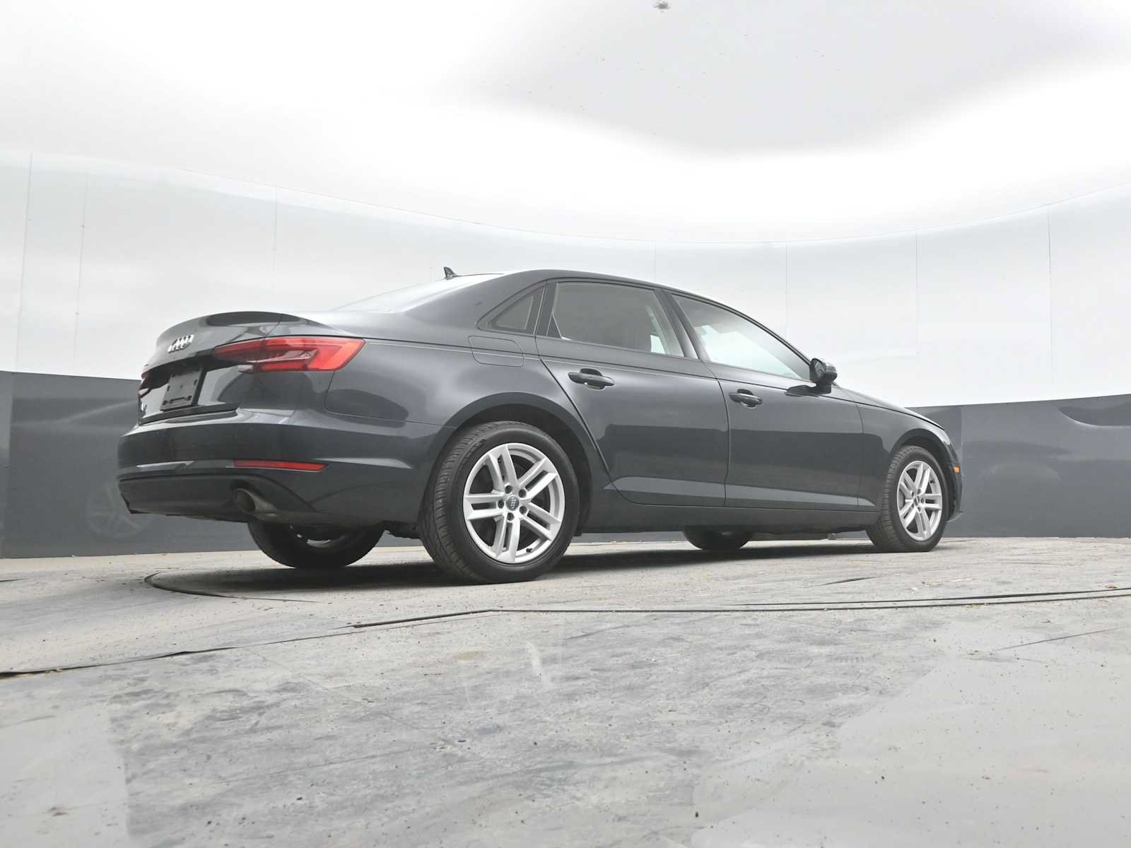 Used 2017 Audi A4 2.0T Premium FWD image 34