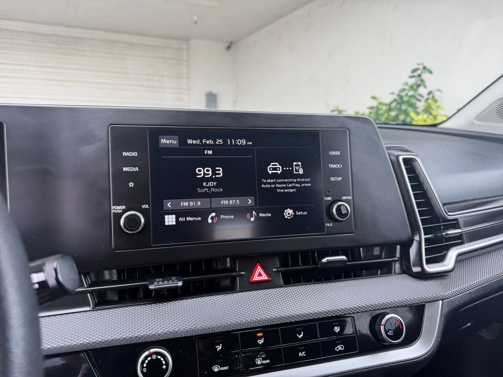 Used 2025 Kia Sportage LX image 20