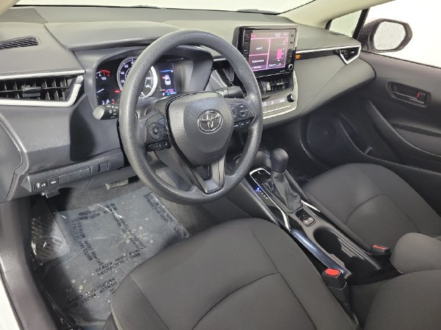 Used 2022 Toyota Corolla LE FWD image 17