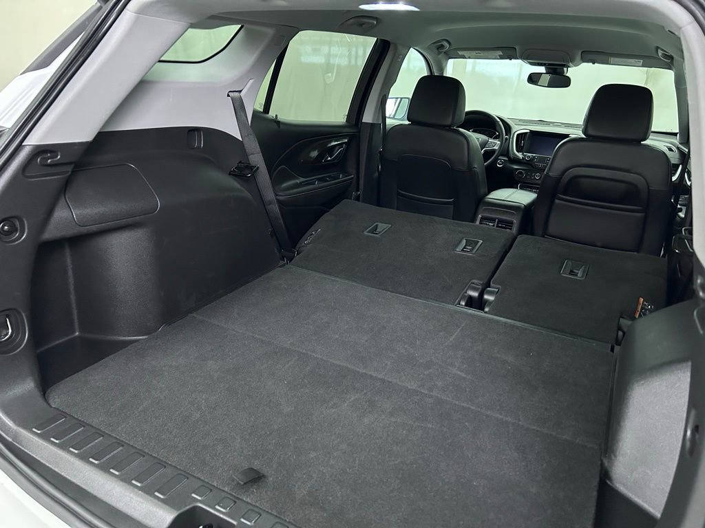 Used 2023 GMC Terrain SLT image 21