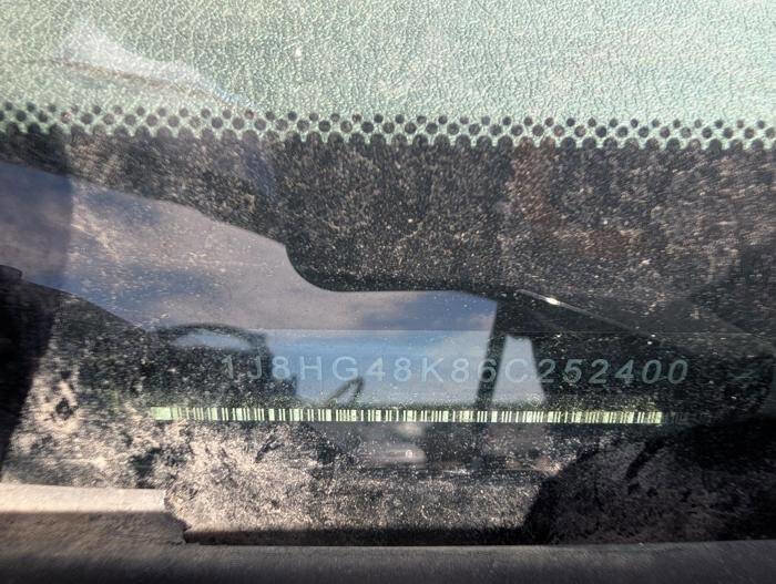 Used 2006 Jeep Commander 4WD image 39