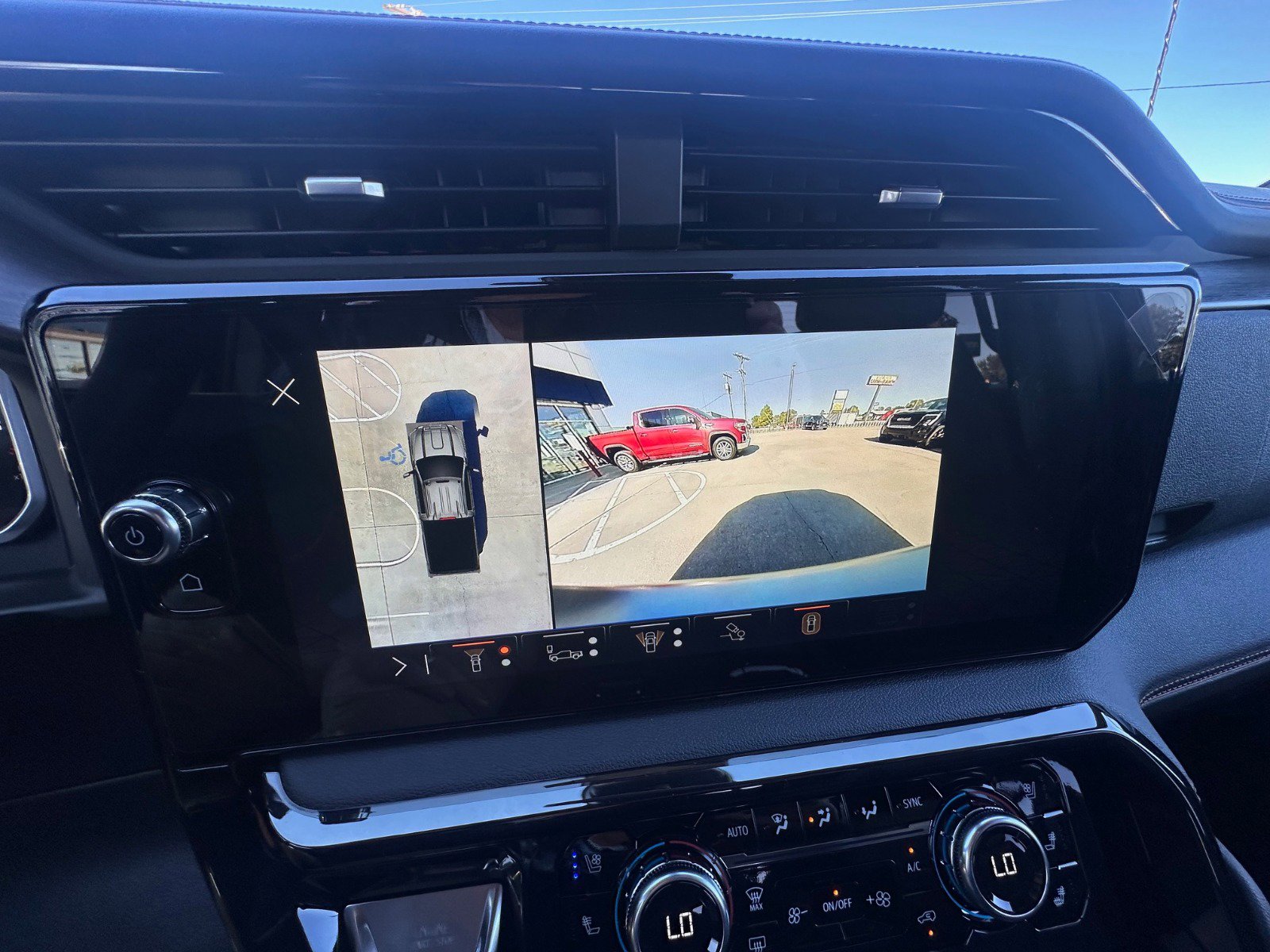 New 2026 GMC Sierra 2500 AT4 w/ AT4 Preferred Package image 17