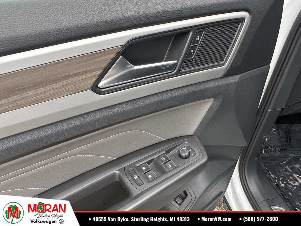 Used 2023 Volkswagen Atlas SEL AWD/4WD image 19